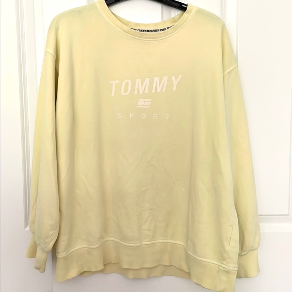 Tommy Hilfiger light yellow long sleeve in size small.